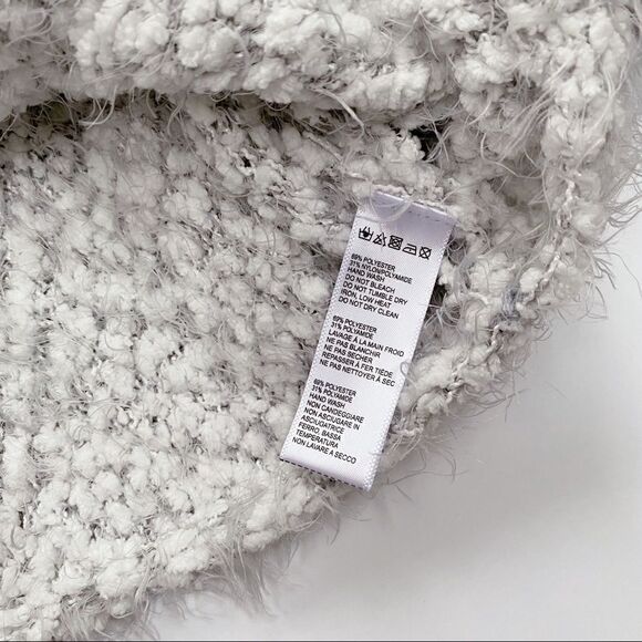 Urban Outfitters Ecote Fuzzy Eyelash Knit Cropped Sweater Boho Gray & White XS - Picture 10 of 10